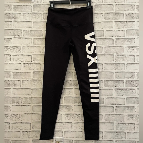 Women’s Victoria’s Secret SPORT knockout leggings, black VSX, Size Small - Picture 1 of 3